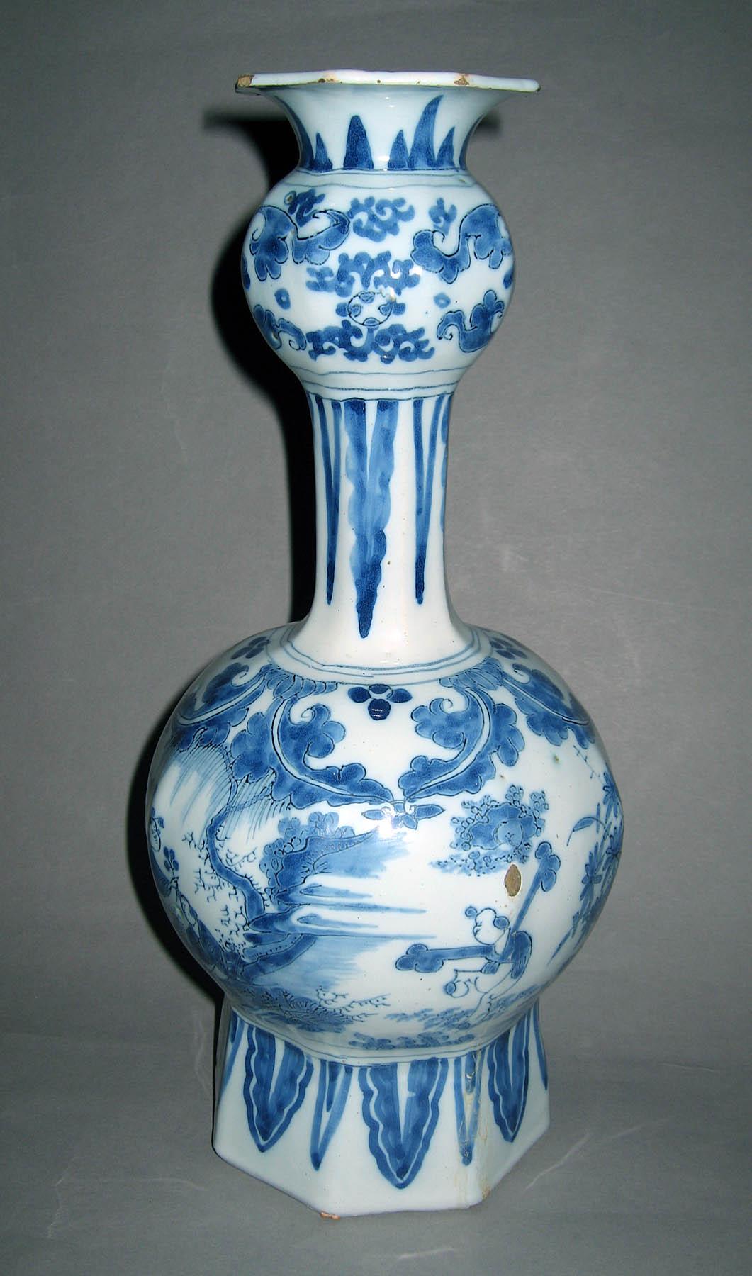 1966.1022.001 Earthenware vase (view 3)