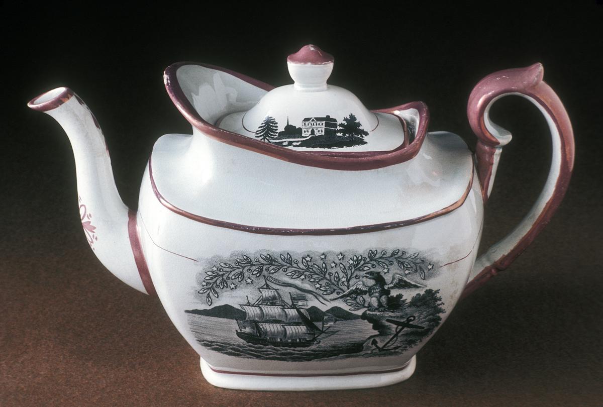 1966.1024.001 A, B Teapot