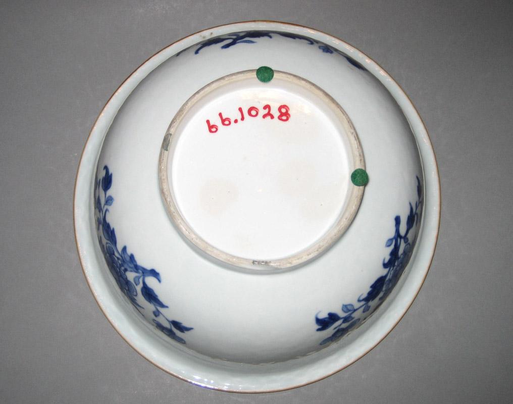 1964.1028 Basin underside
