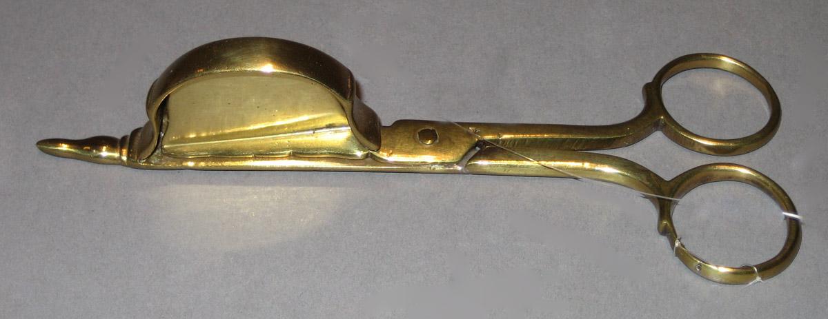 1966.1037 Snuffer