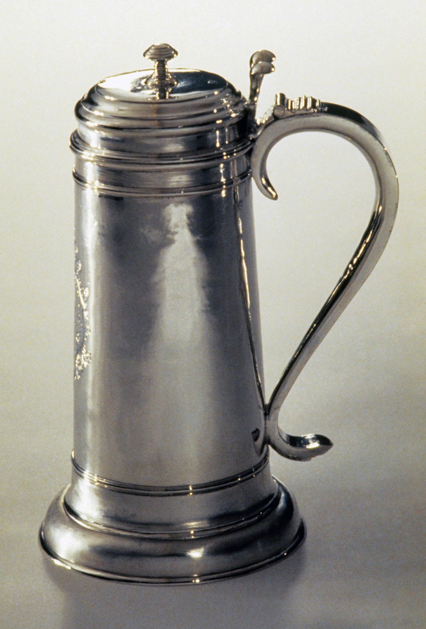 1966.1052 Flagon, view 2