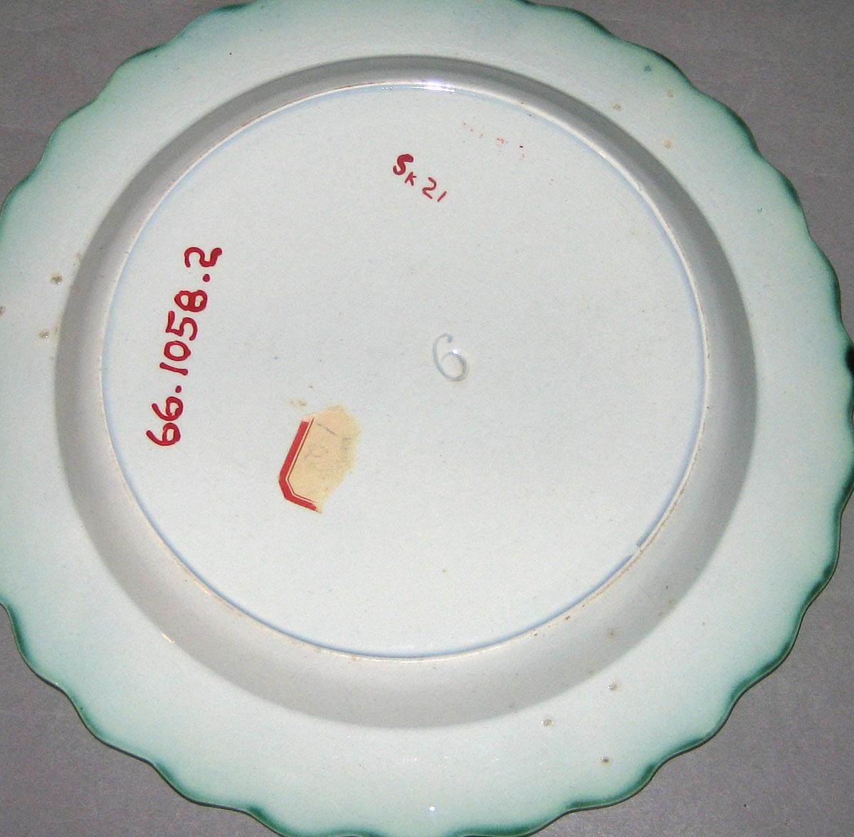 1966.1058.002 Pearlware plate (underside)