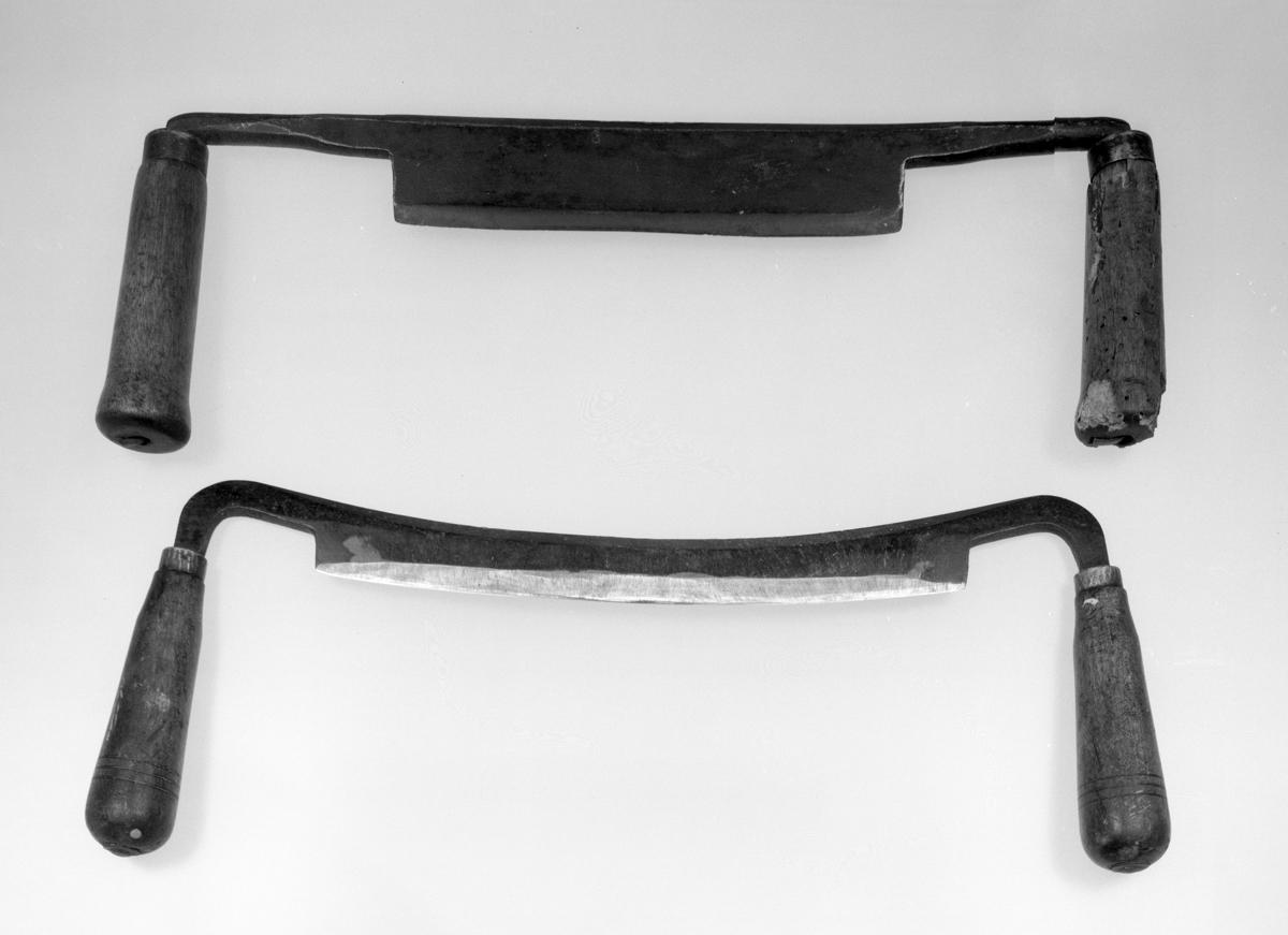 1957.0026.112, .113 Drawknifes