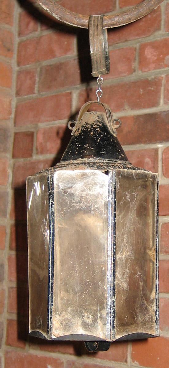 1966.1081 Lantern
