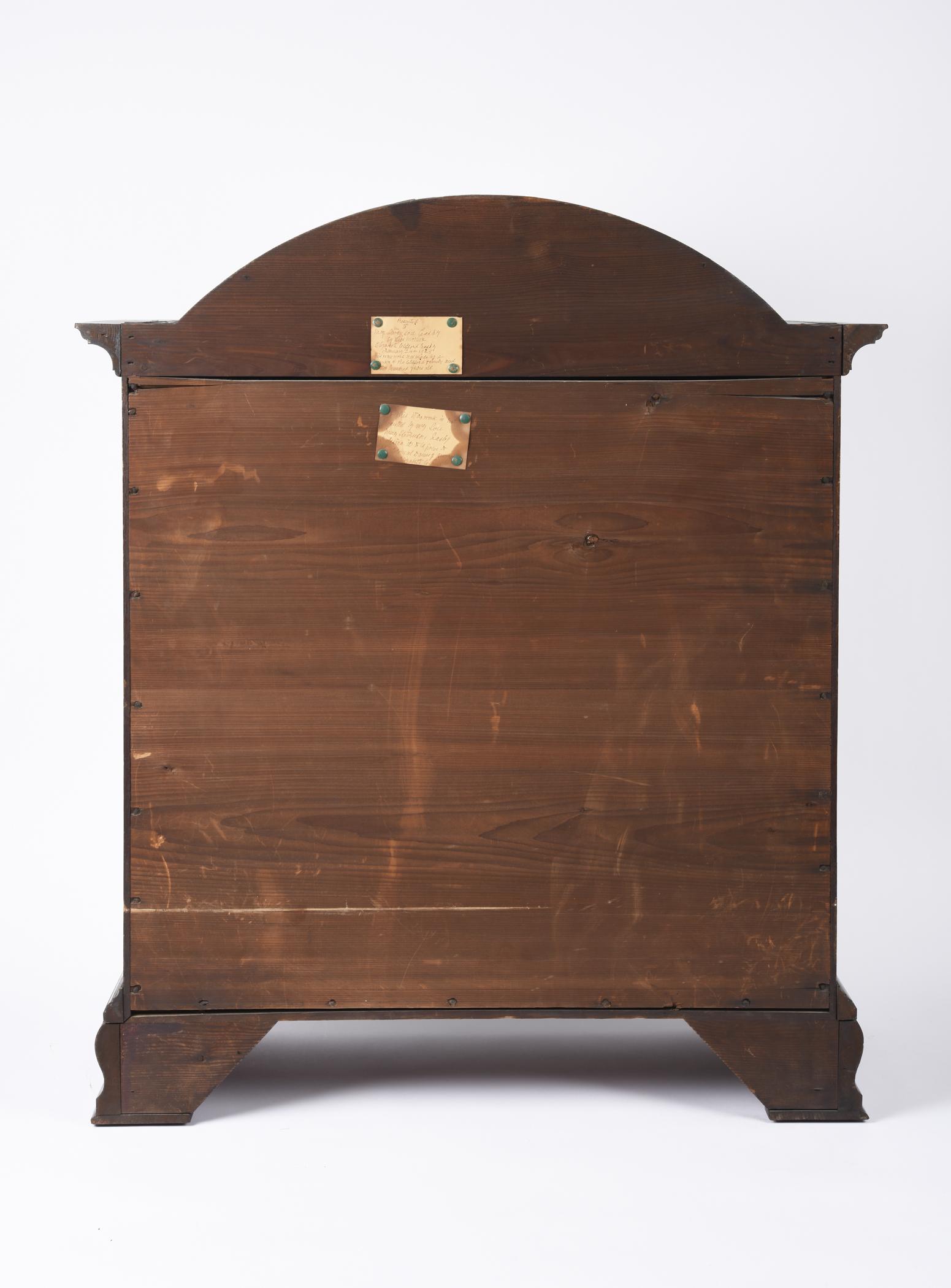 1966.1092 Exhibit case, view 4