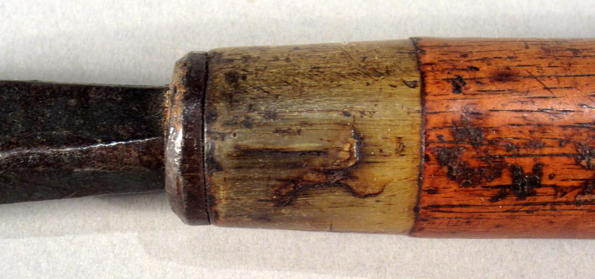 1957.0026.117 Gouge, Horn detail