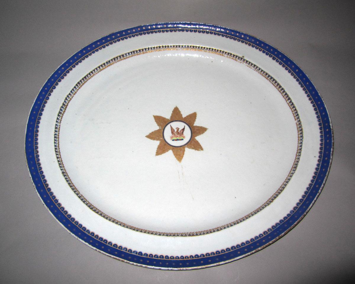 1966.1101.005 Porcelain platter