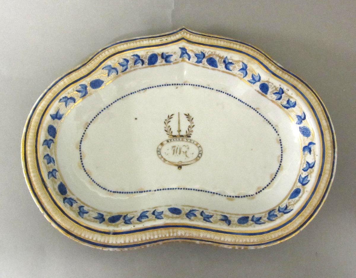 1966.1104.007 Porcelain dish