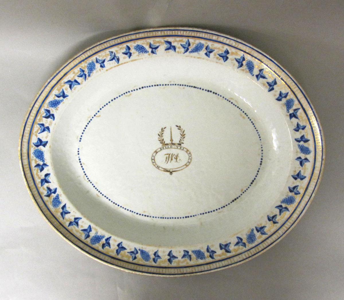 1966.1104.009 Porcelain tureen stand