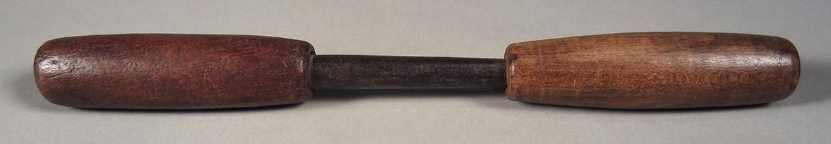 1957.0026.121 Burnisher, overall