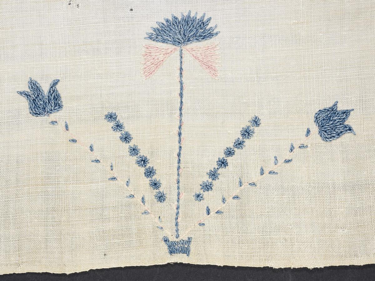 1966.1127 Tablecloth, detail 3