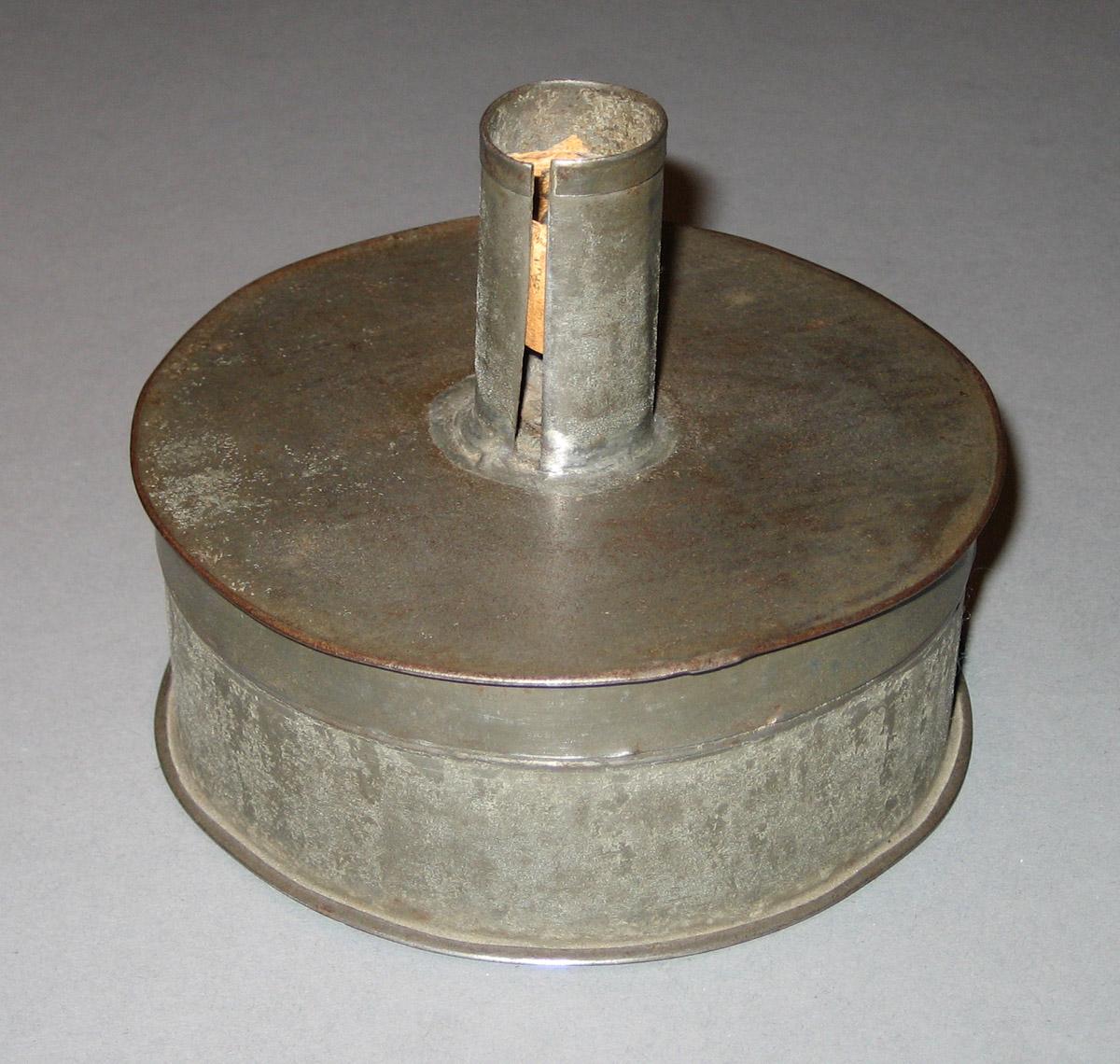 1966.1129 A, B Tinderbox