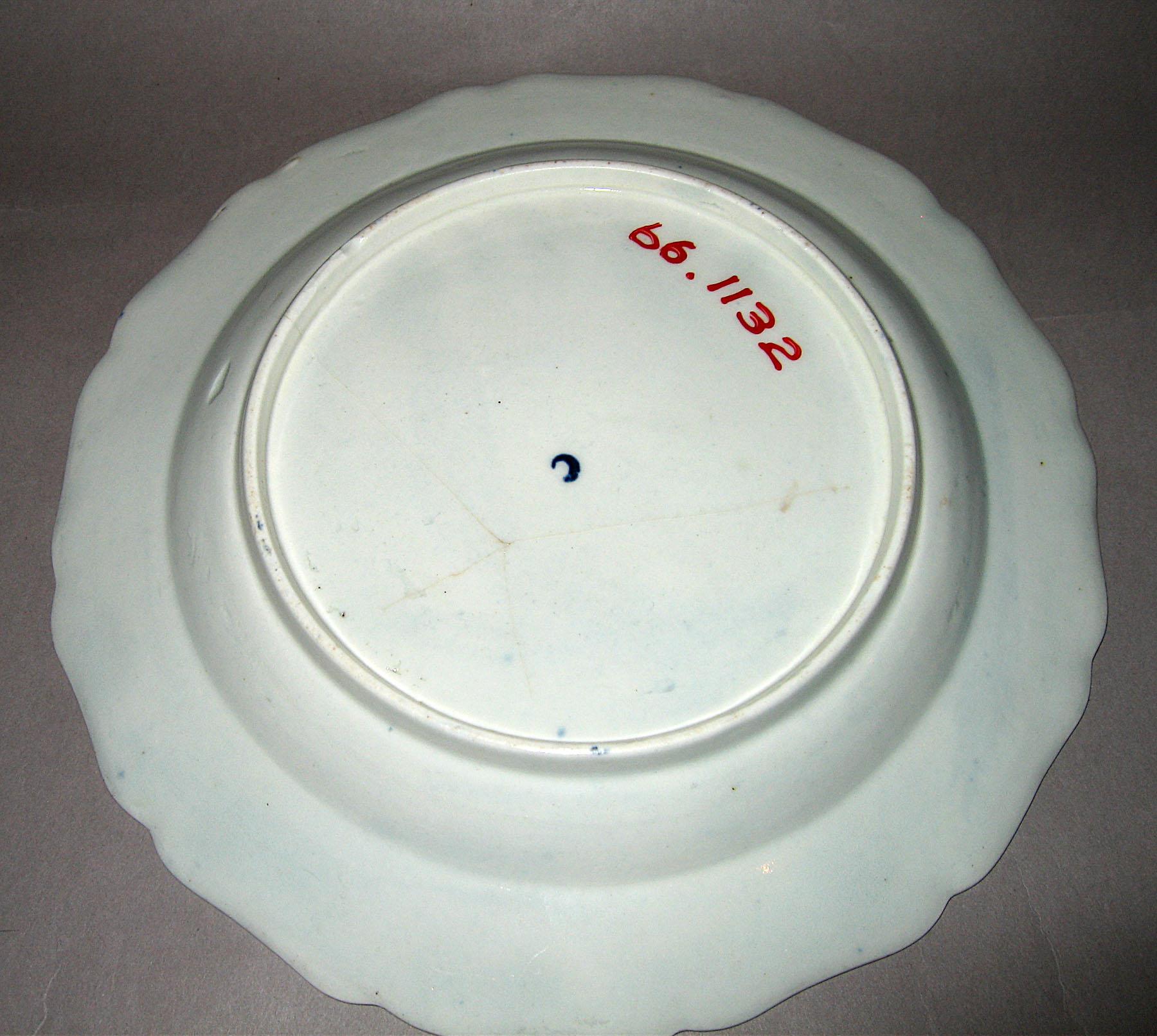 1966.1132 Plate (mark)