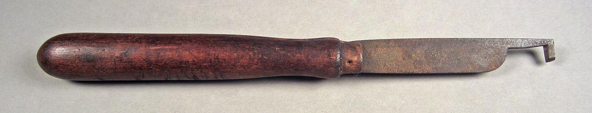 1957.0026.125, Lathe tool, side 1