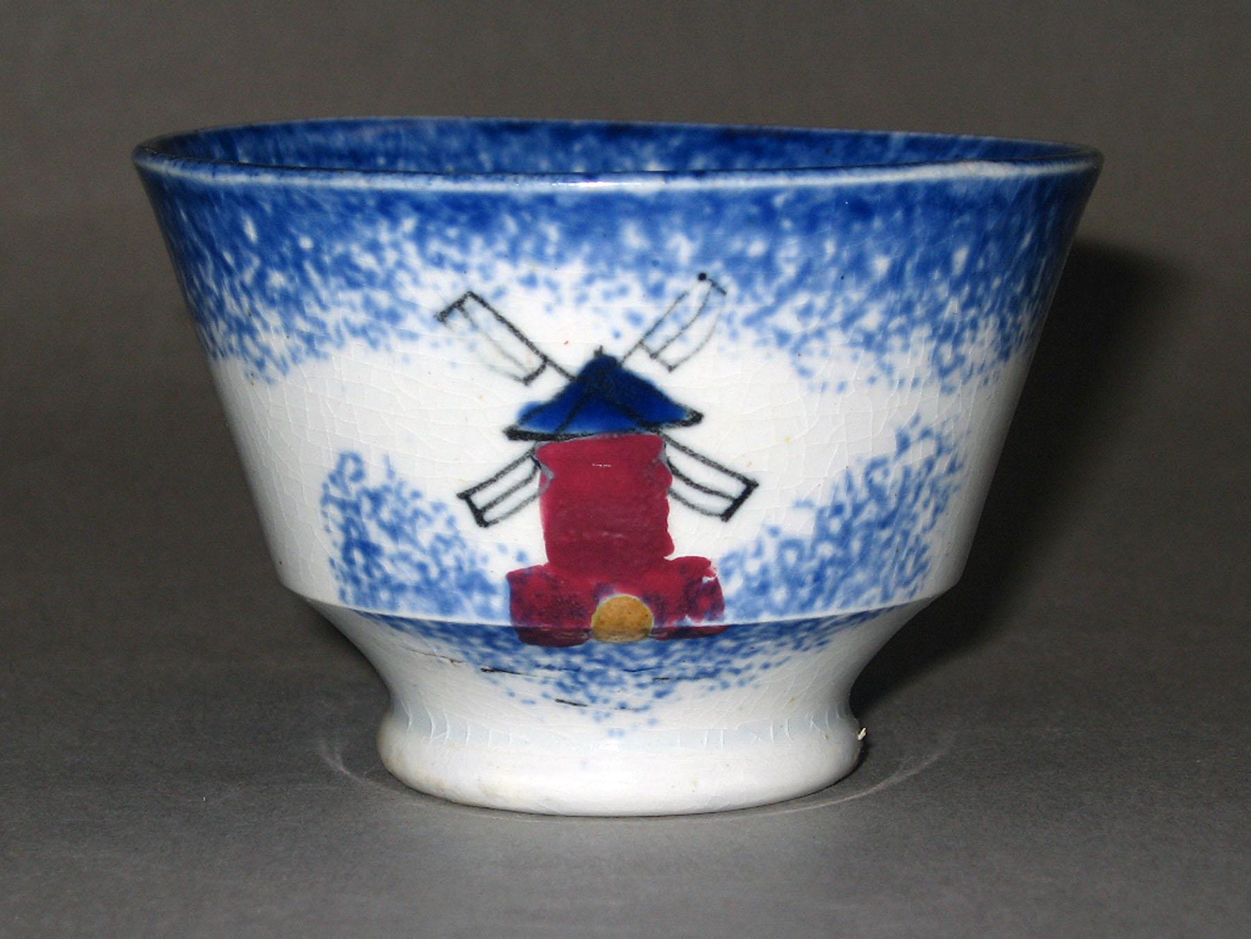 1966.1154.001 A Spatterware teabowl
