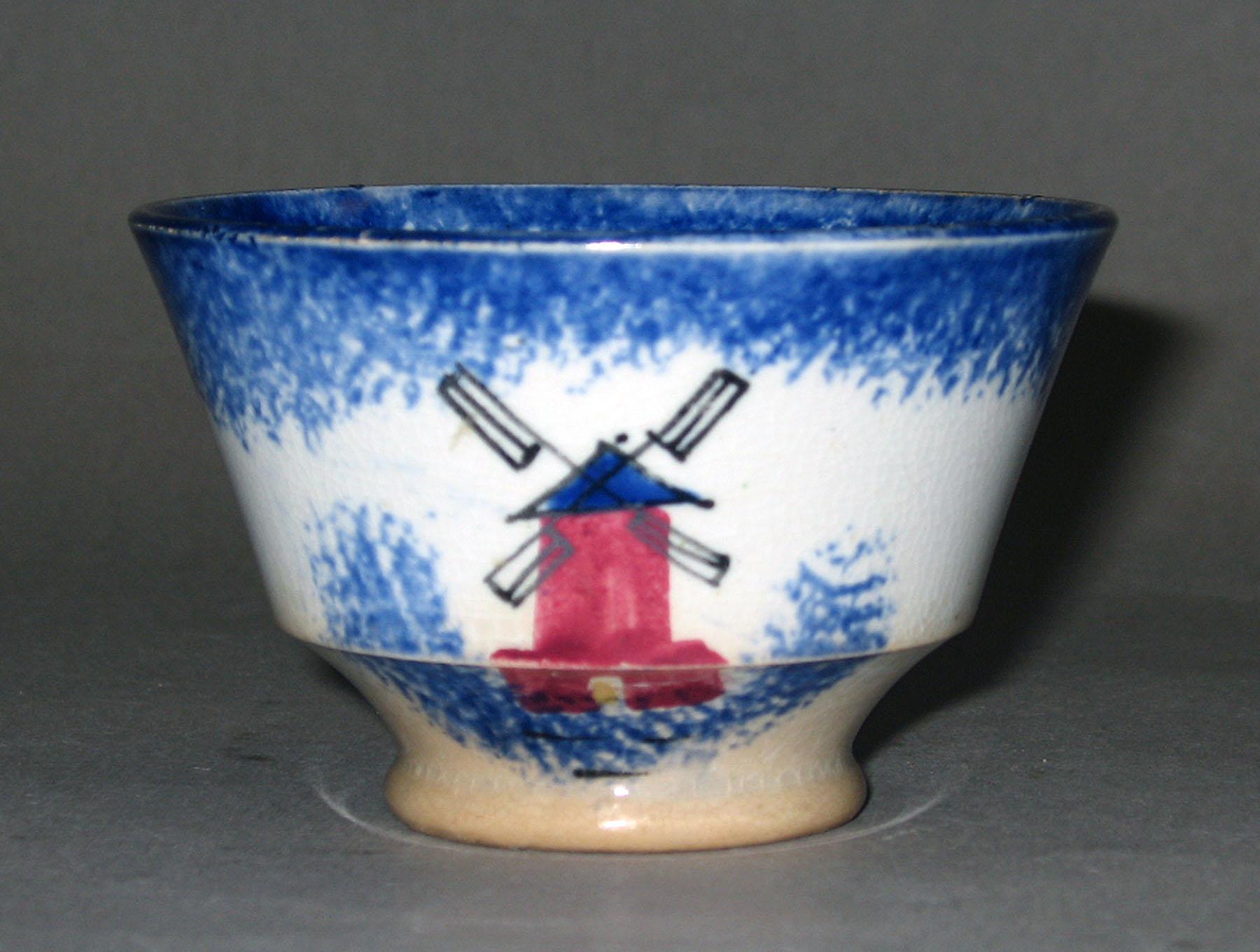 1966.1154.002 A Spatterware teabowl