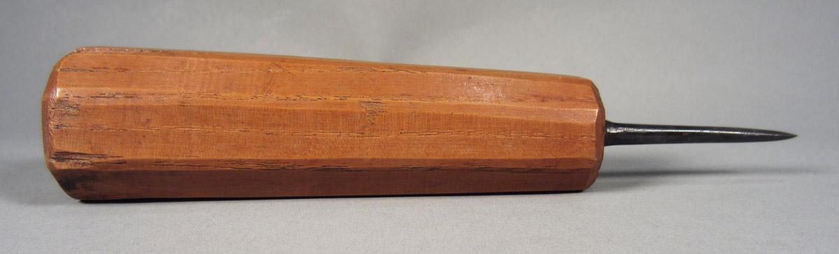 1957.0026.132 Broadawl, side 1
