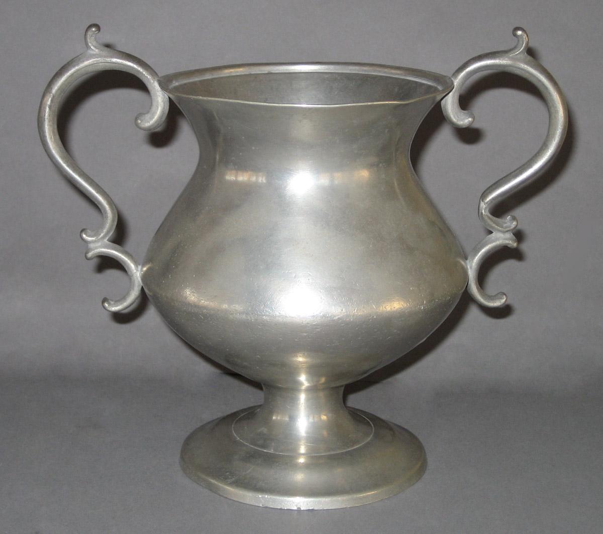 1966.1175 Urn (detail)