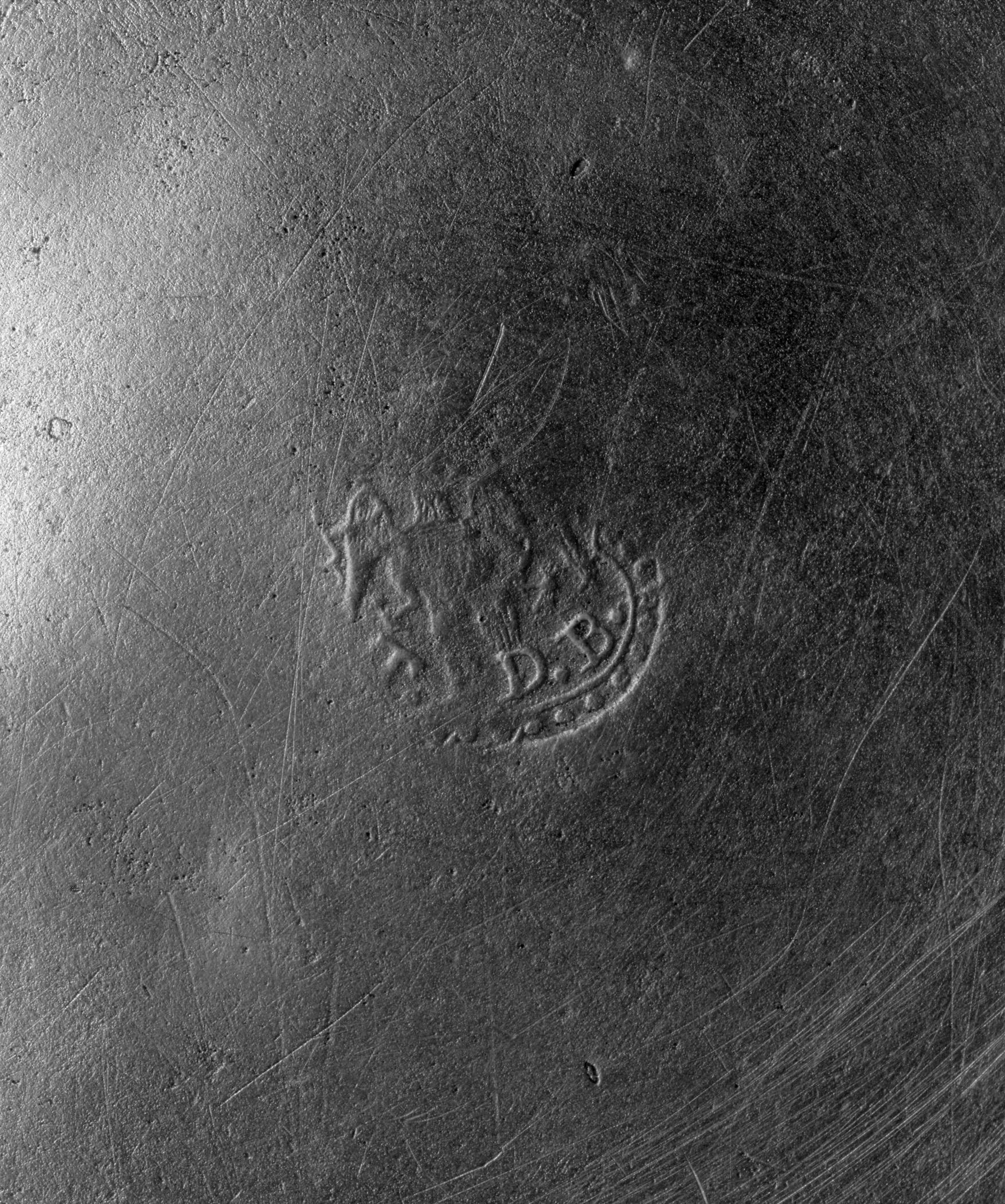 1966.1188 Pewter basin (mark)