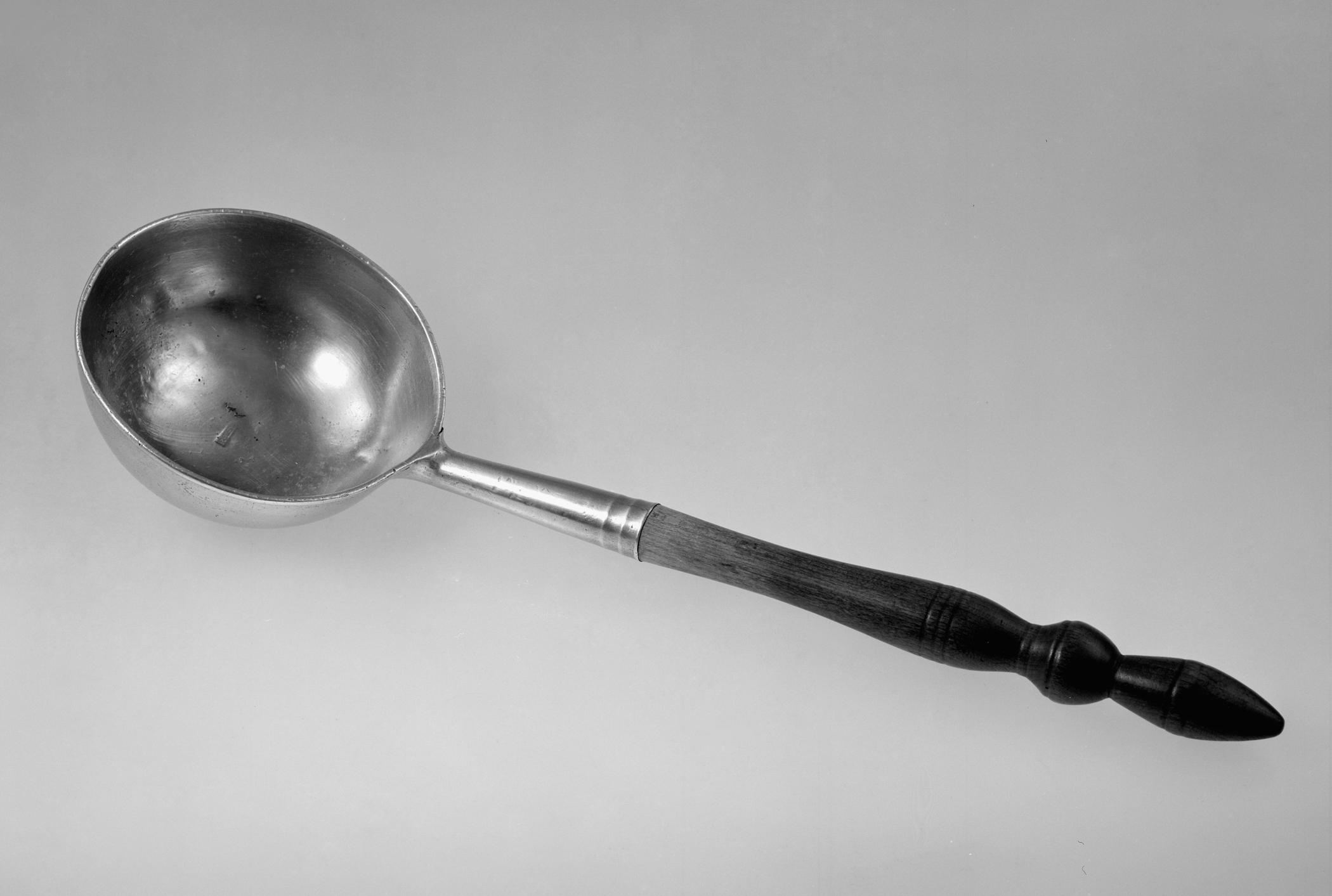 1966.1189 Pewter ladle