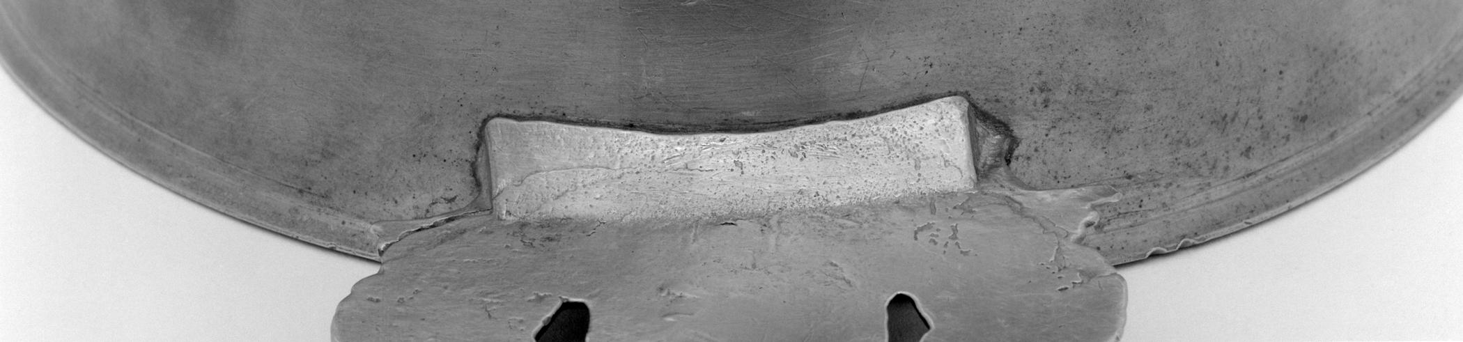 1966.1191 Pewter porringer (detail 2)