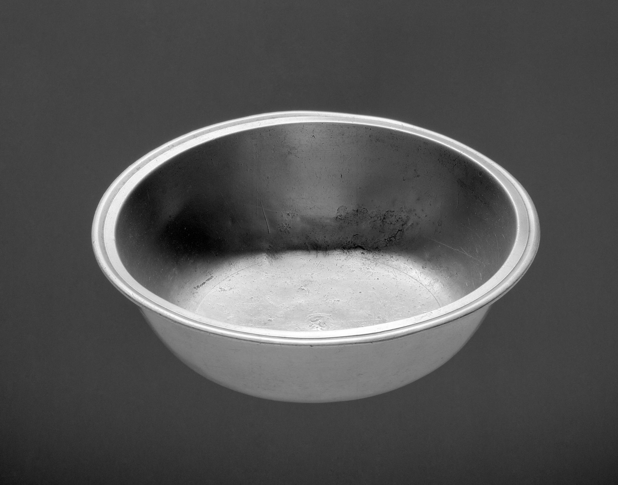 1966.1192 Pewter basin