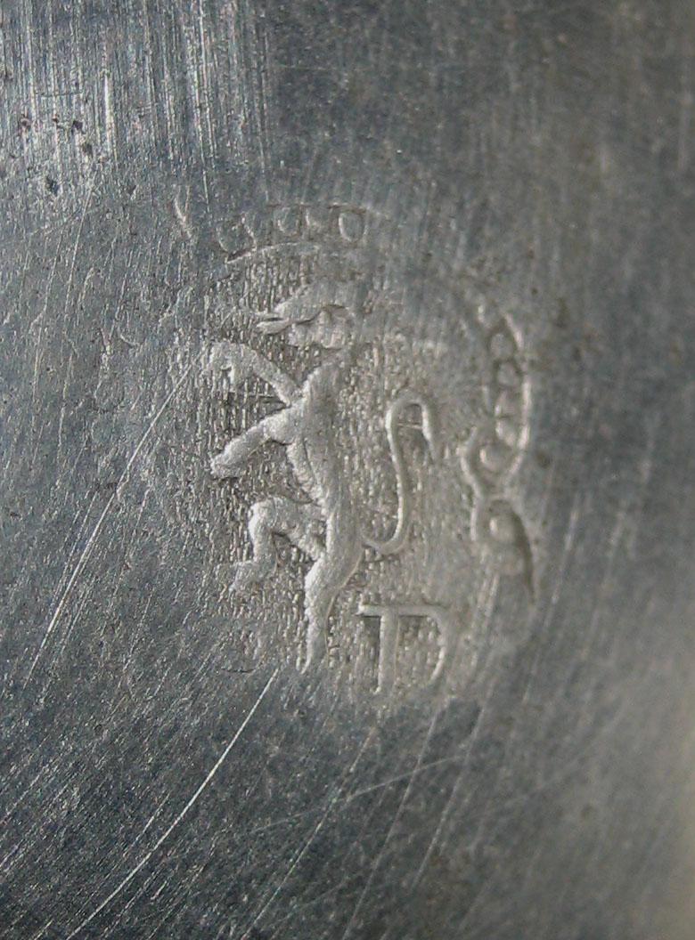1966.1211 Porringer (mark)