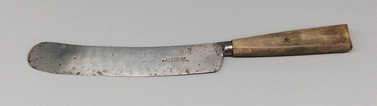 1966.1223.002 Knife, view 1