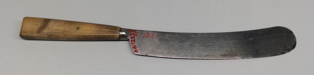 1966.1223.003 Knife, view 2