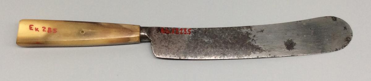 1966.1223.005 Knife, view 2