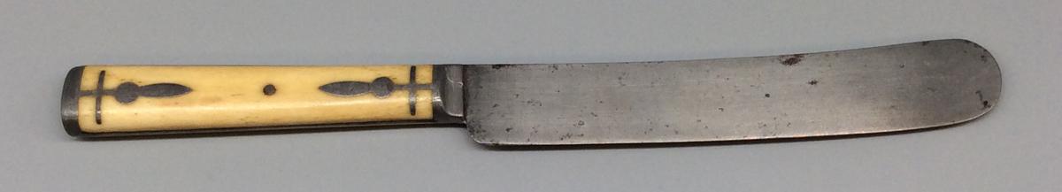 1966.1226 Knife, view 2