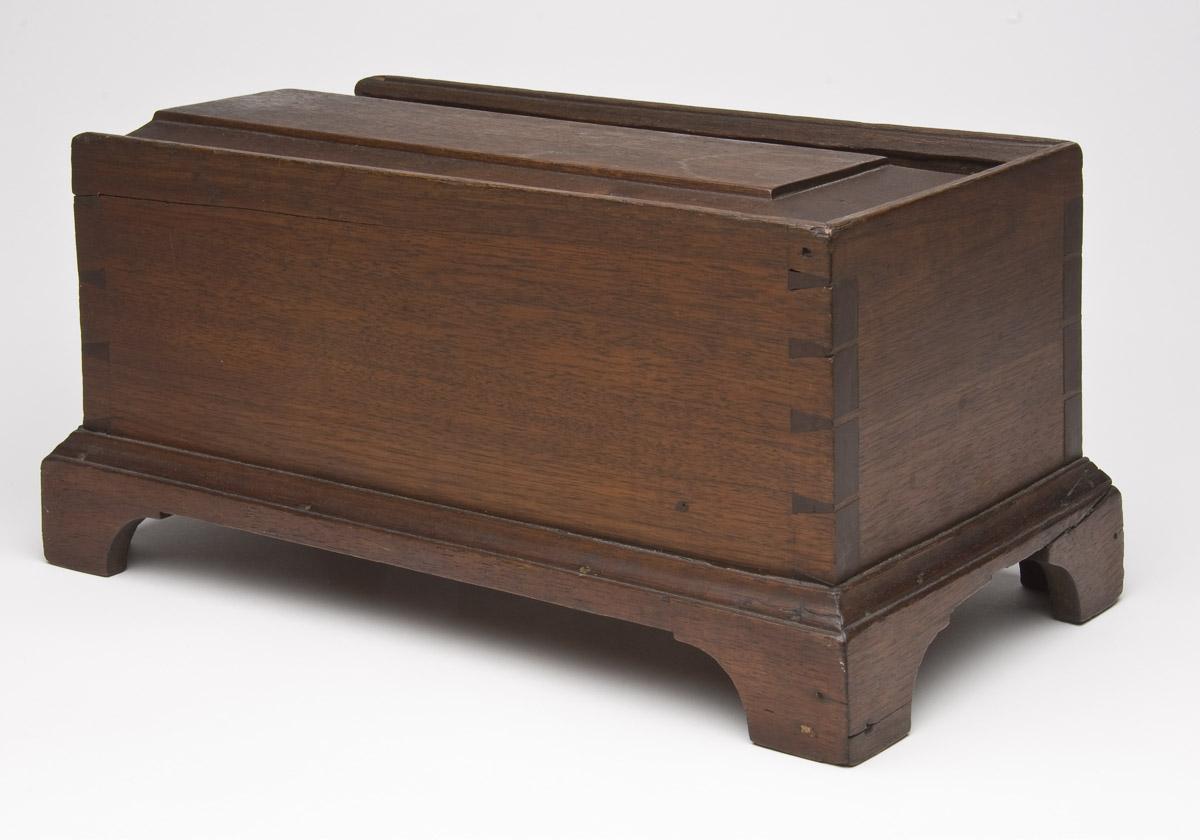 1966.1237 A, B Box