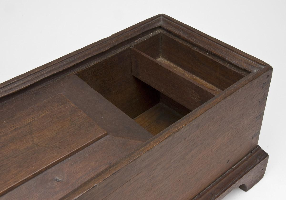 1966.1237 A, B Box (lid partially open with till)