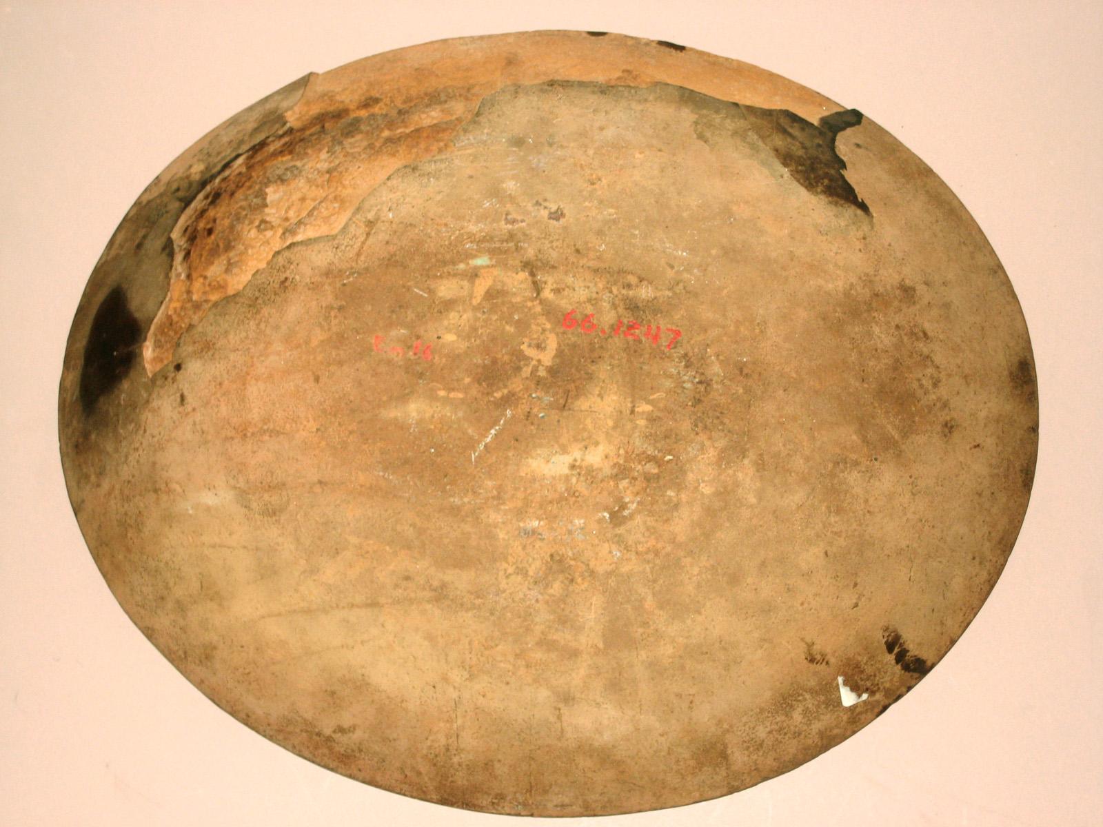 1966.1247 Dish (underside)