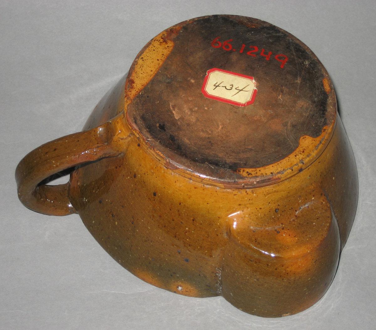1966.1249 Shaving Cup (bottom)