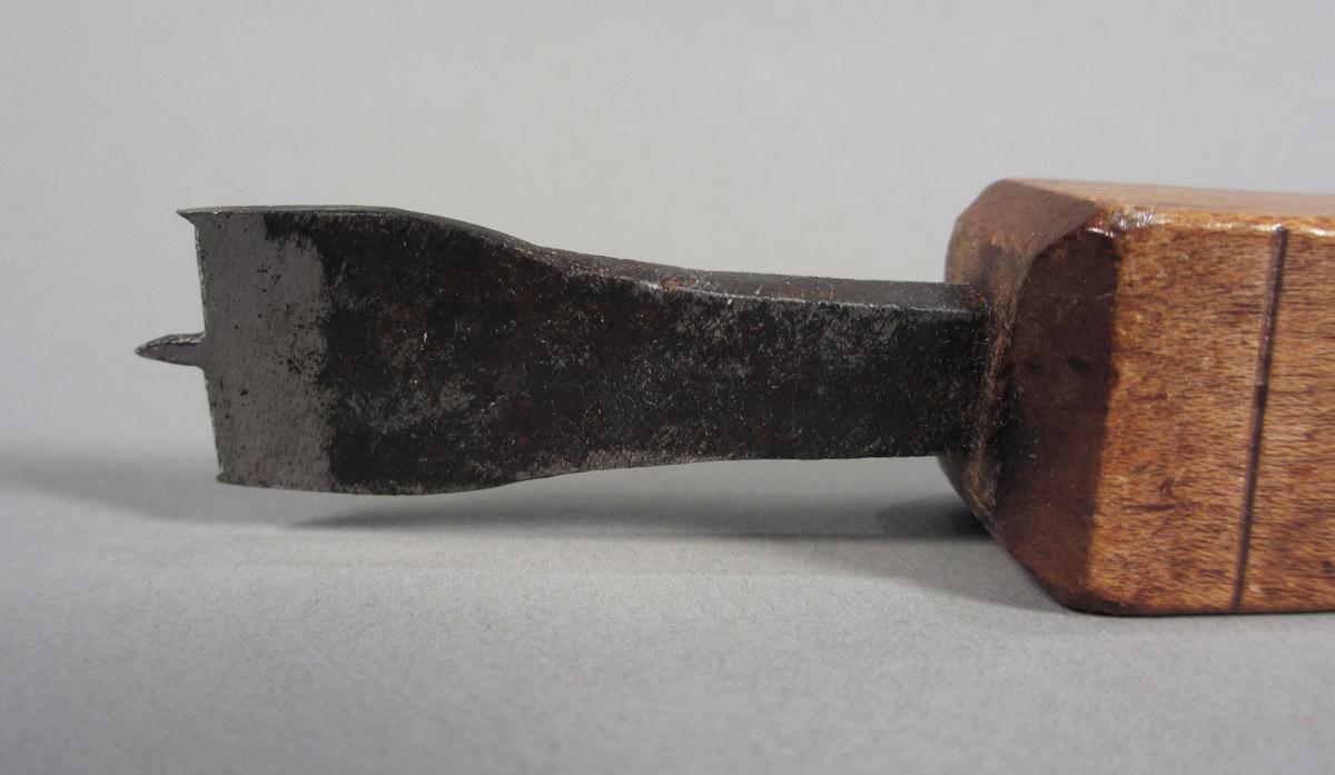 1957.0026.154 Button bit, blade