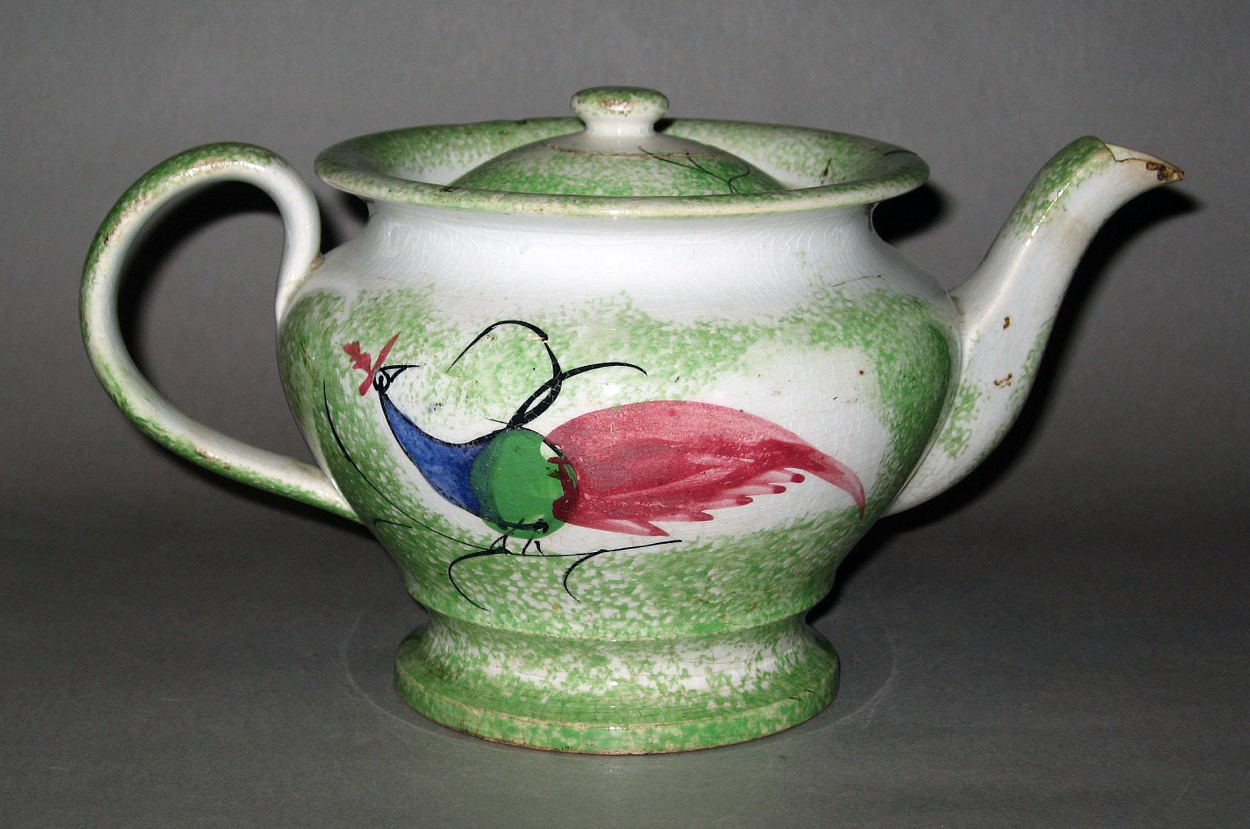 1966.1297.002 Spatterware teapot