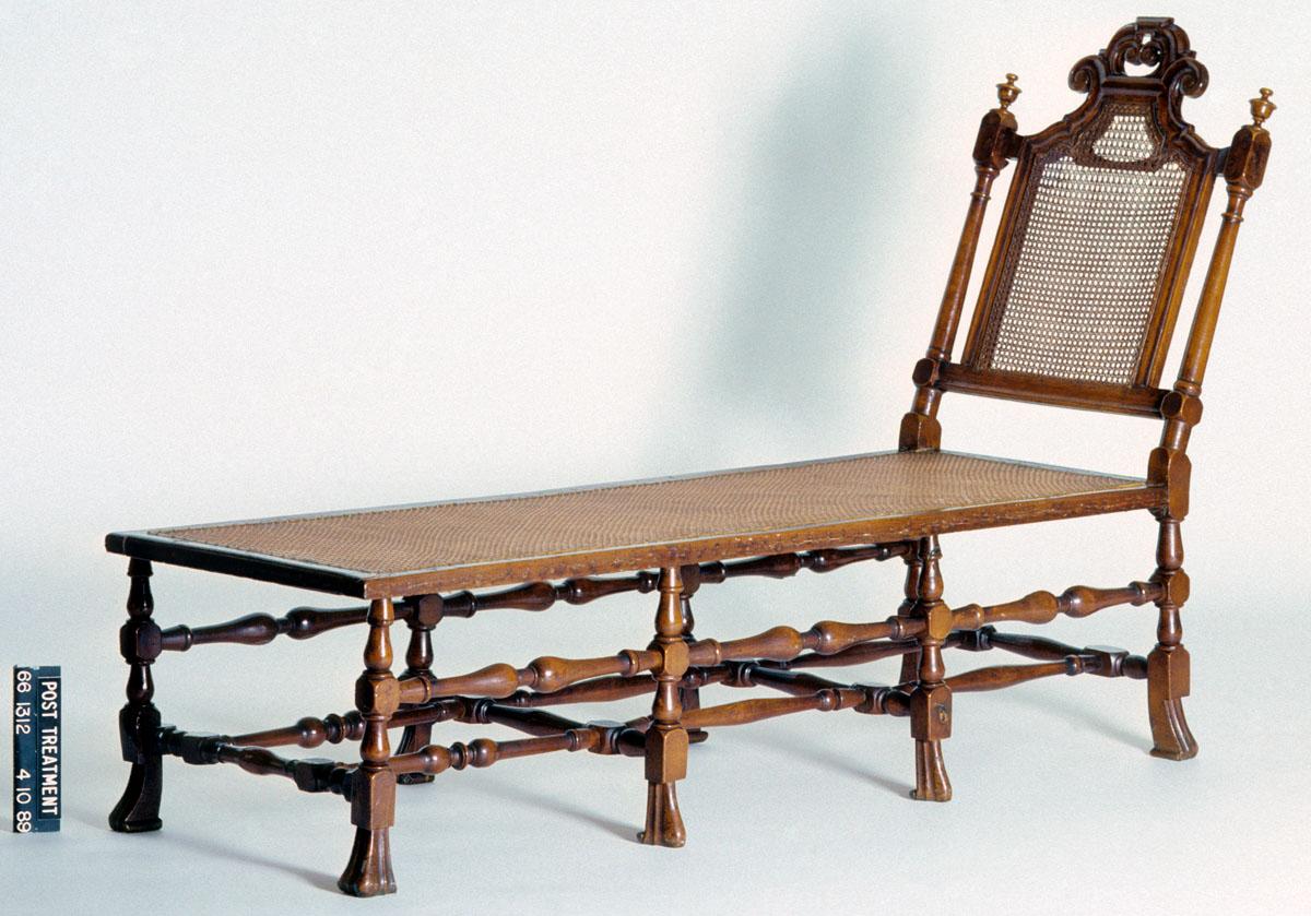 1966.1312 Couch, Daybed, view 2