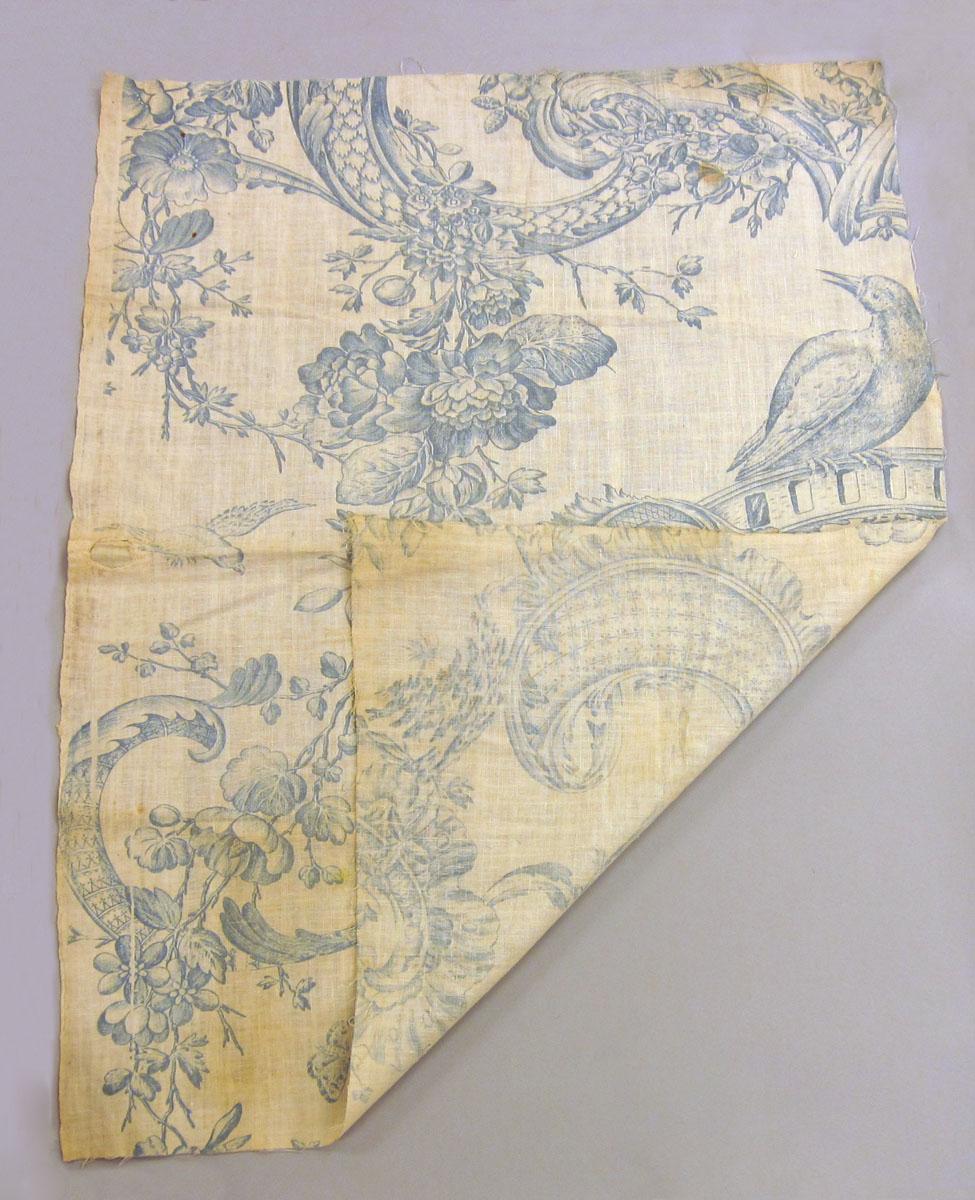 1966.1315.003 Textile, printed folded corner