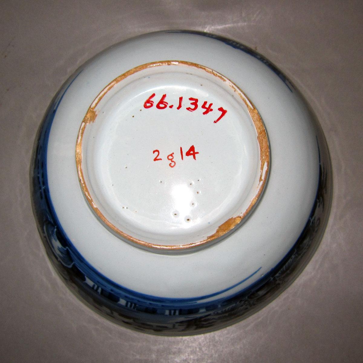 1966.1347 Delft bowl underside