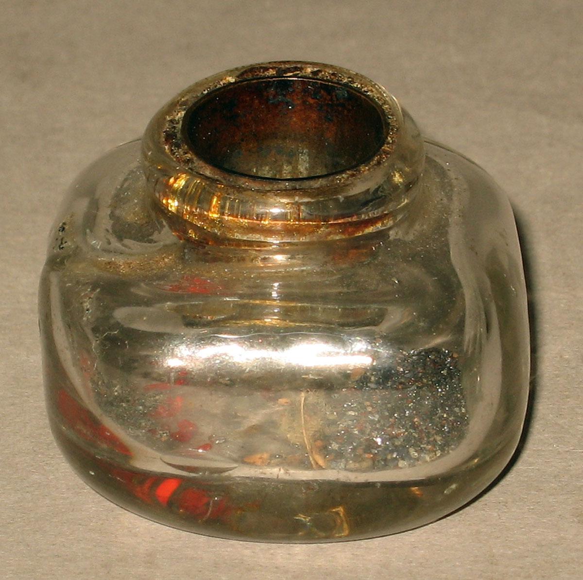 1966.1351 Glass sander