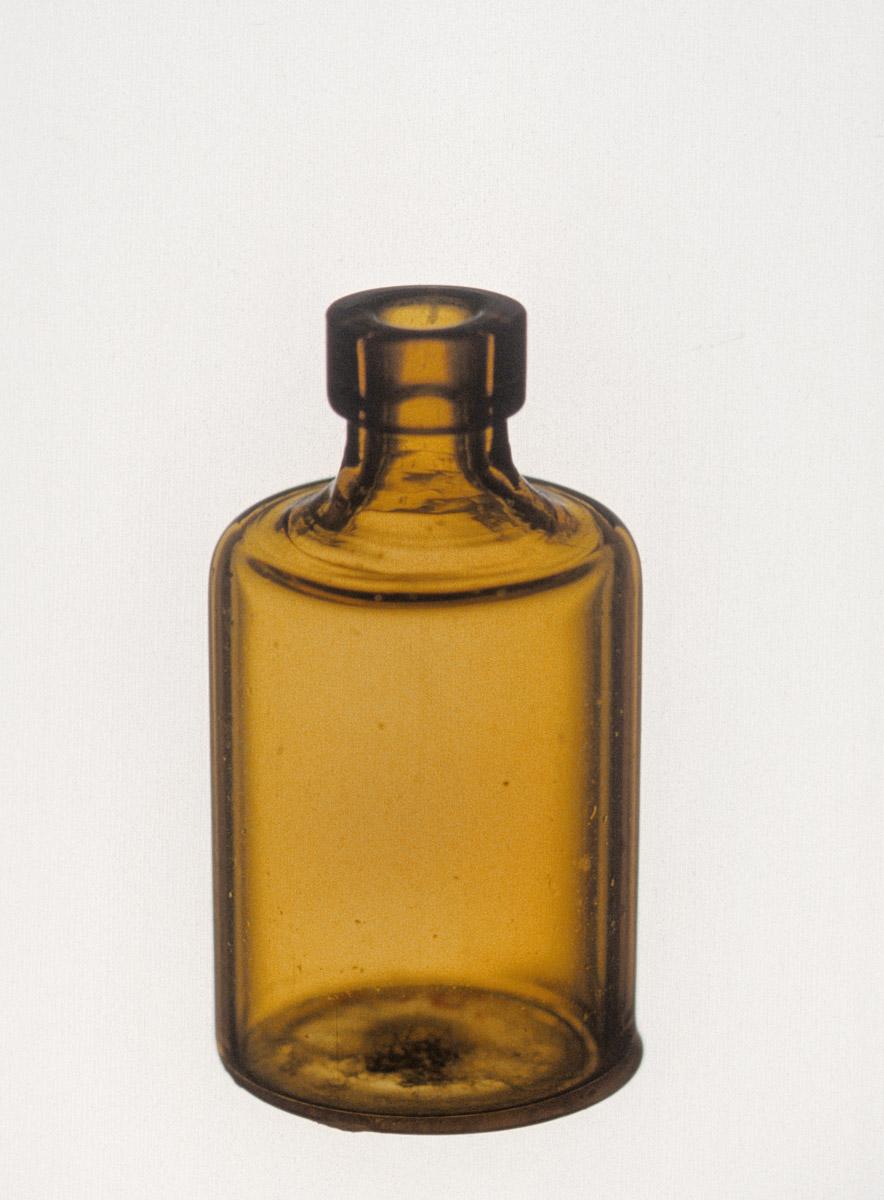 1966.1353 Bottle