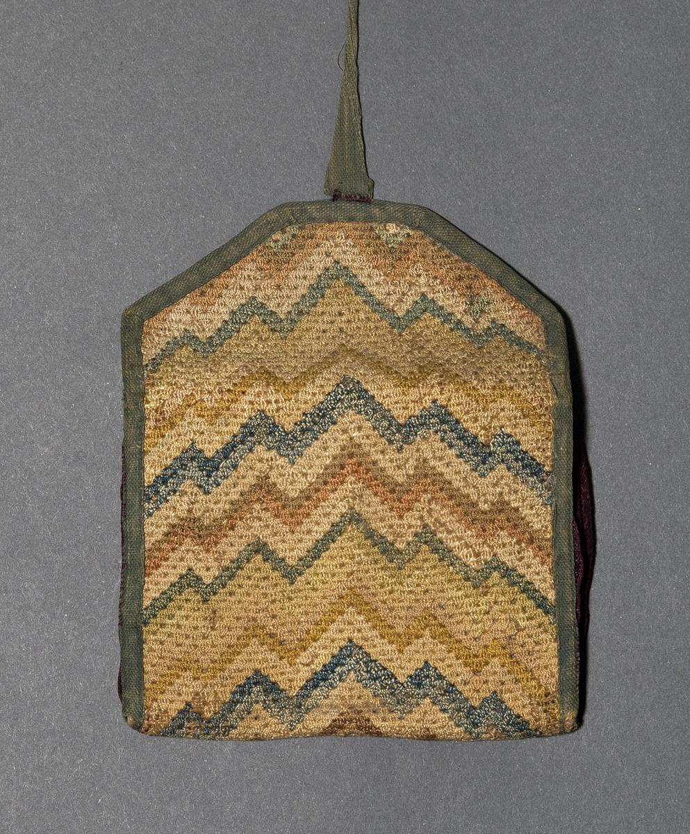 1966.1358 Pocketbook, Pattern