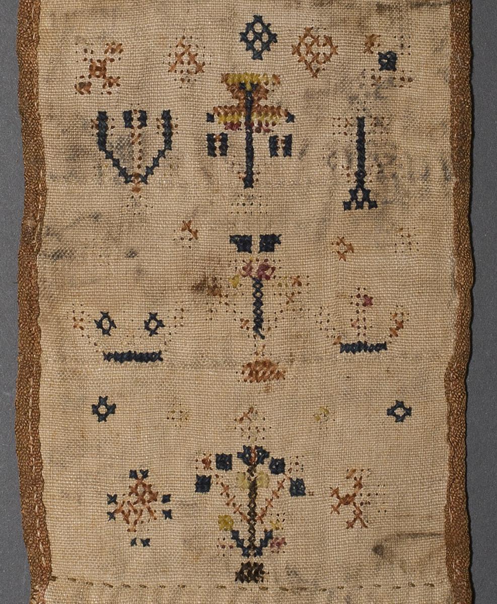1966.1362 Huswif, Verso Detail 2