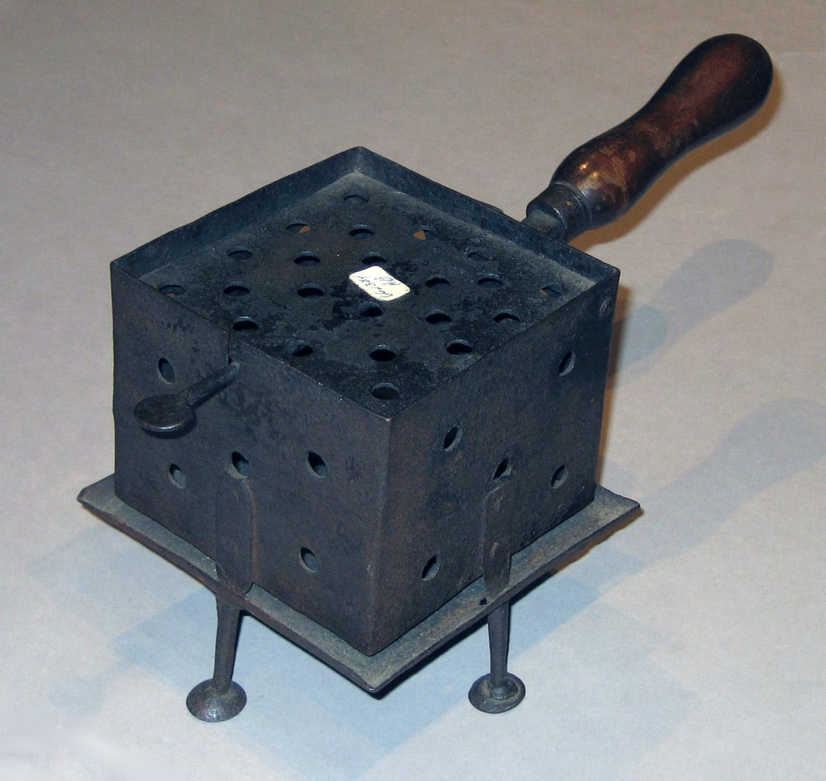 1966.1383 Brazier