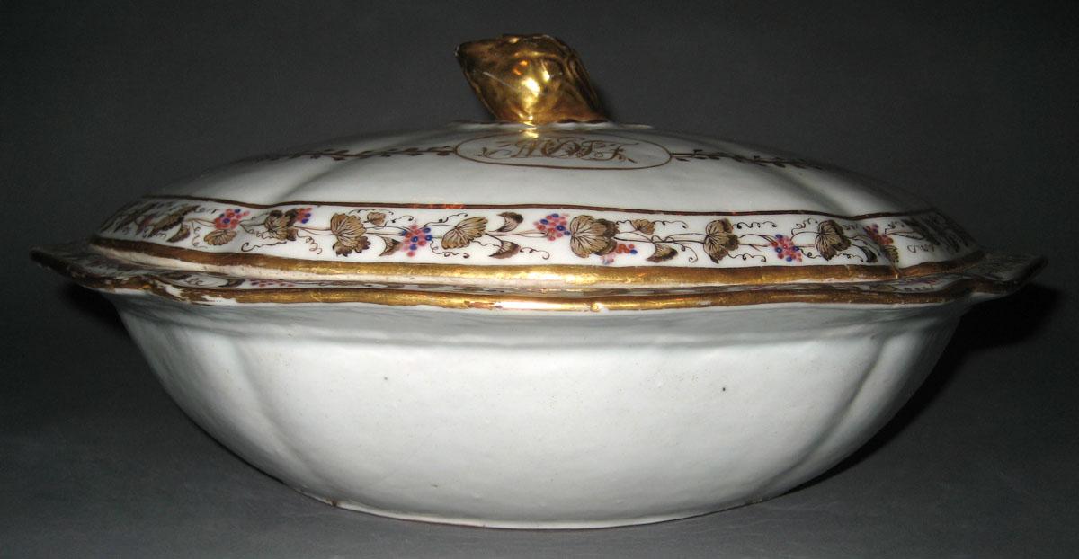 1966.1392 A, B Porcelain Covered Dish