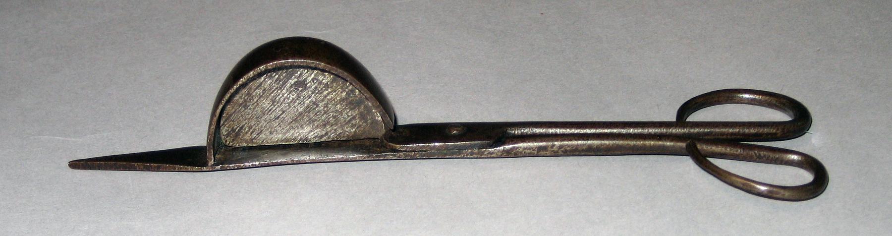1966.1409 Snuffer