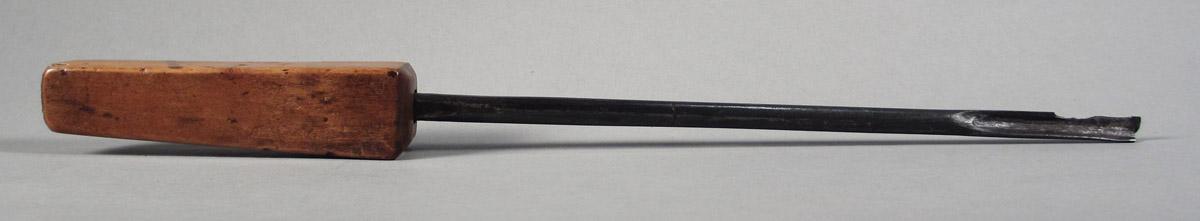 1957.0026.167 Nose bit, side 1