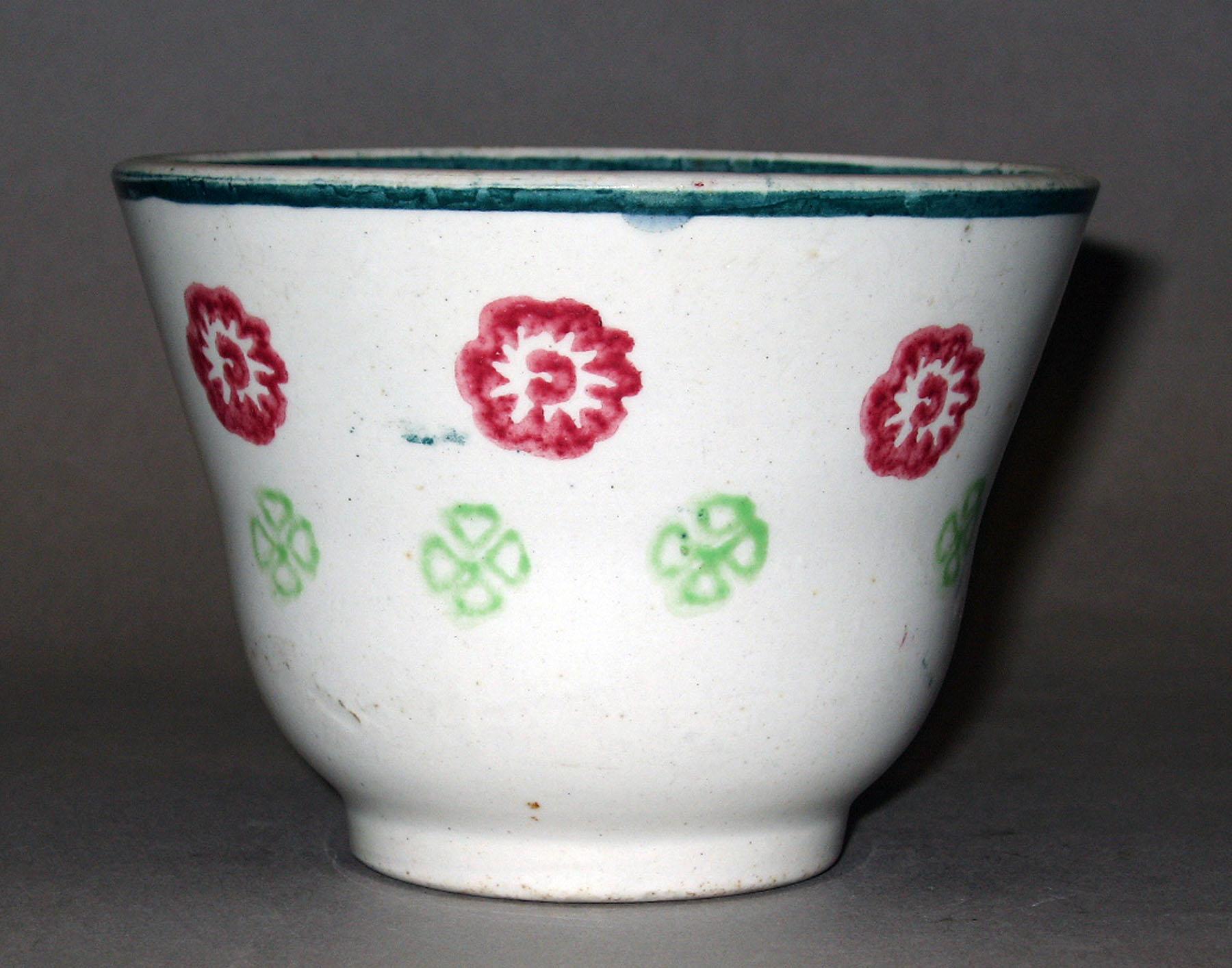 1966.1419 Earthenware teabowl