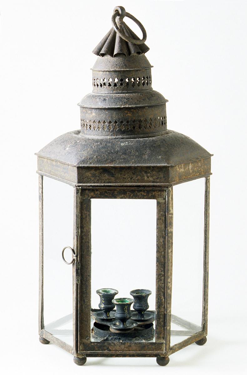 1966.1433 Lantern
